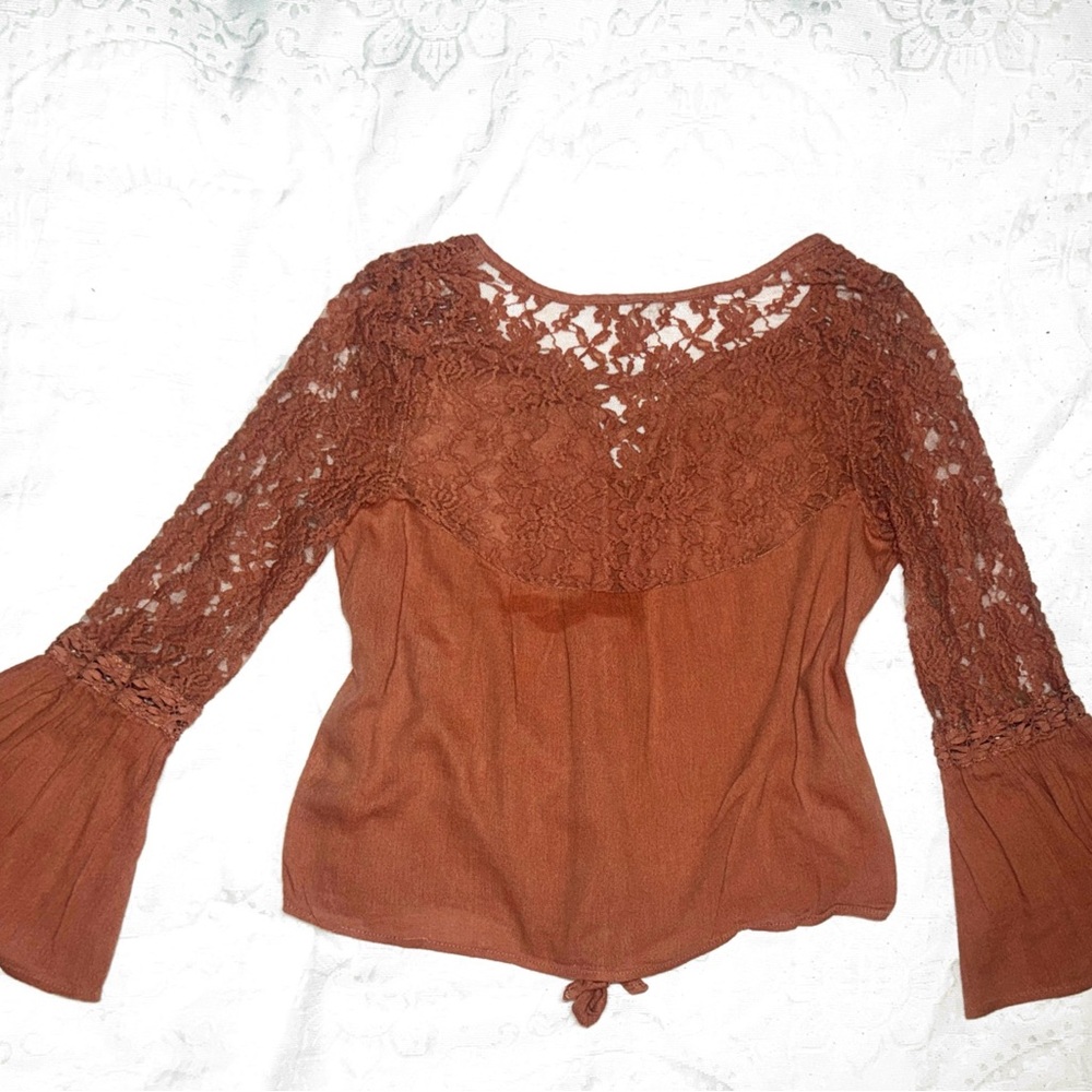 Elegant Lace Brown Top Vintage-Inspired